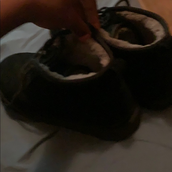 Black uggs - Picture 3 of 4